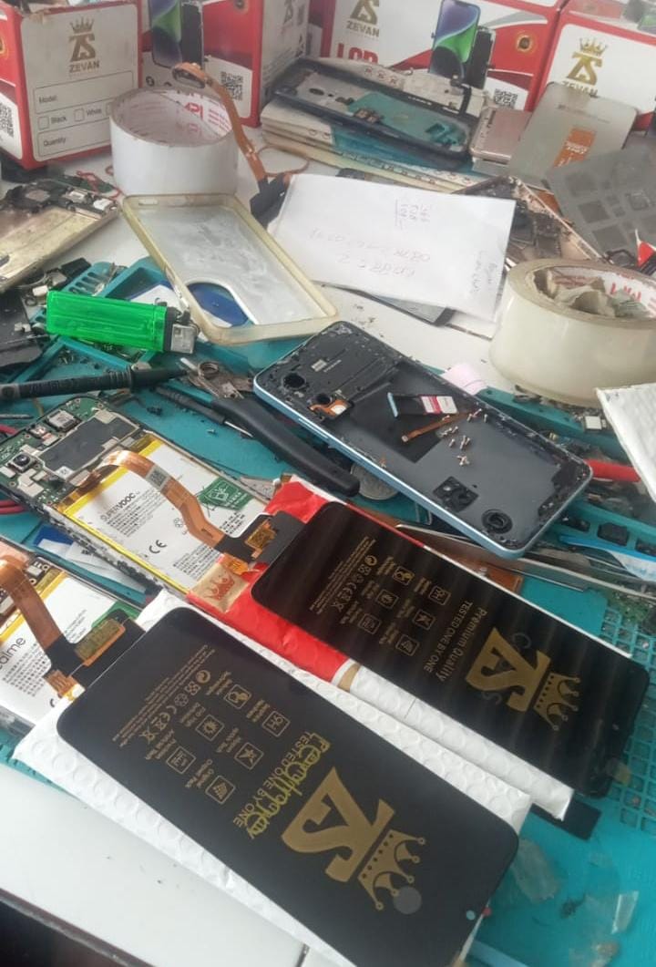 Ganti Layar HP